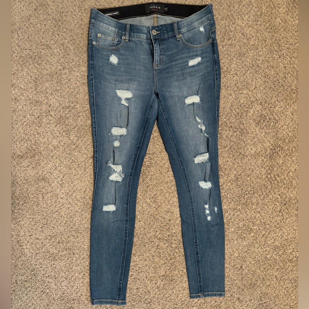 Torrid Premium Bombshell skinny, size 12Regular.